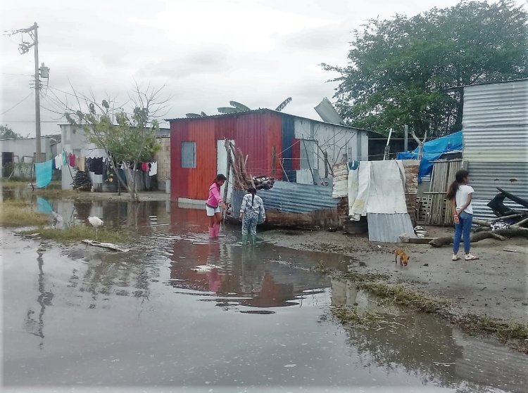 Lluvias y falta de obras afectan a colonias pobres de Campeche