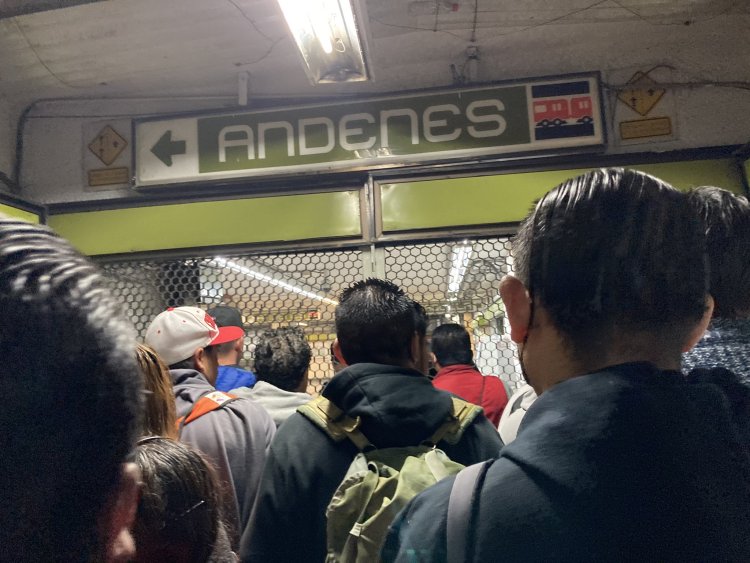 ¡A reventar! Así luce la Línea 3 del Metro esta mañana