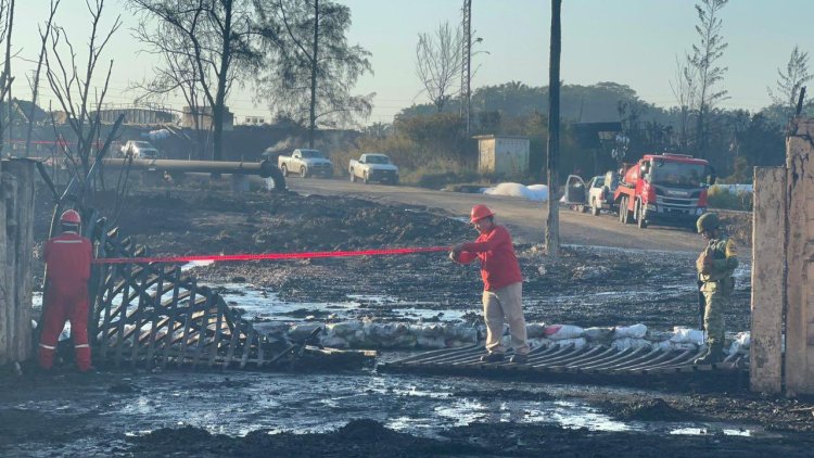 Hallan dos cuerpos de cinco desaparecidos tras explosión de Pemex