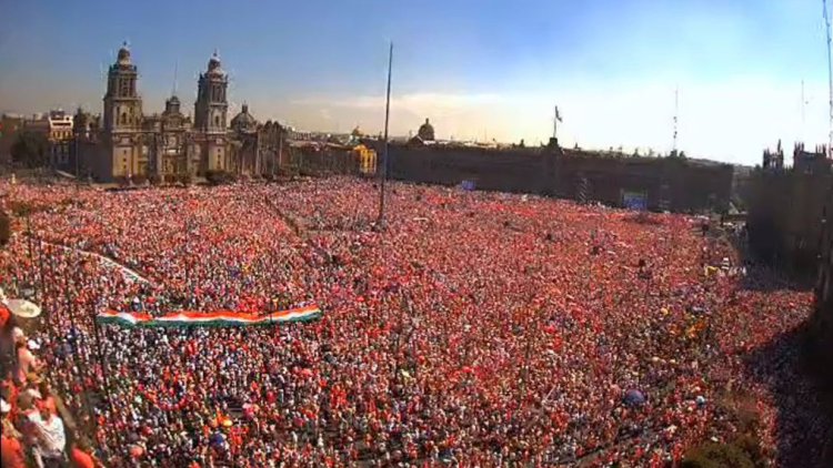 Ciudadanos abarrotan zócalo contra el Plan B electoral 