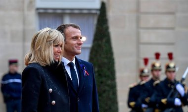 El presidente de Francia, Emmanuel Macron, prepara viaje a China; París sigue en llamas