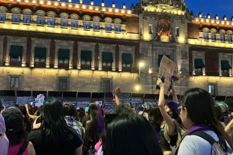 Asisten más de 90 mil personas durante la marcha del 8M en CDMX