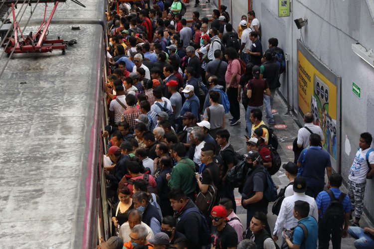 Más fallas en el metro colapsan movilidad en la CDMX