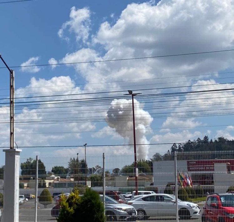 Muere persona por explosión de pirotecnia en Metepec