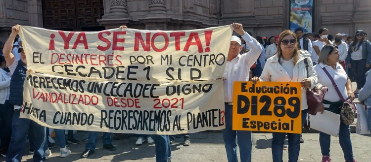 Maestros con manifestación, logran acuerdos de solución con gobierno del estado potosino