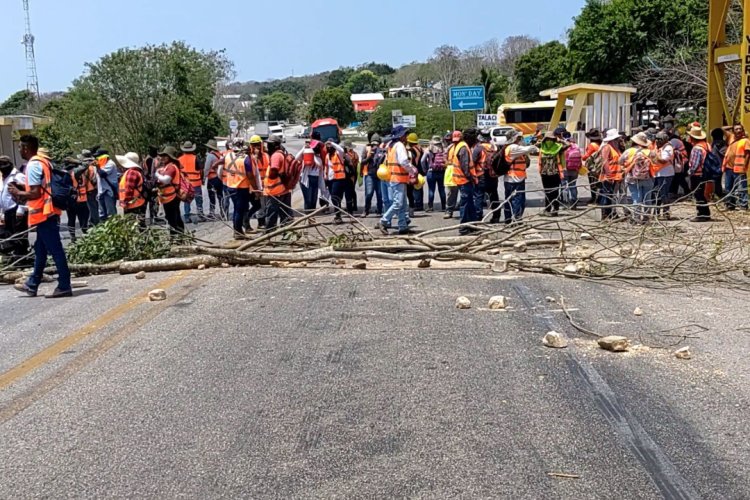 Trabajadores del Tren Maya protestan por malos tratos y explotación laboral