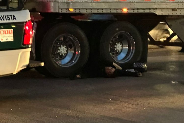 Joven muere atropellado por tráiler al norte de la CDMX