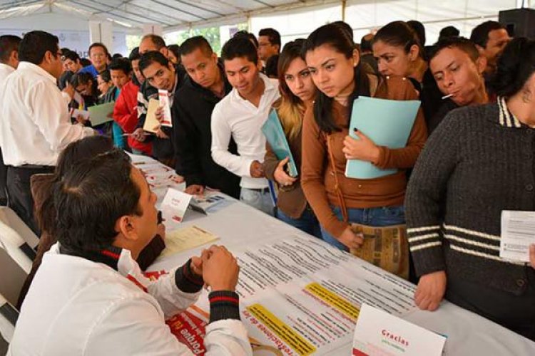 Carencia laboral deja a potosinas en pobreza