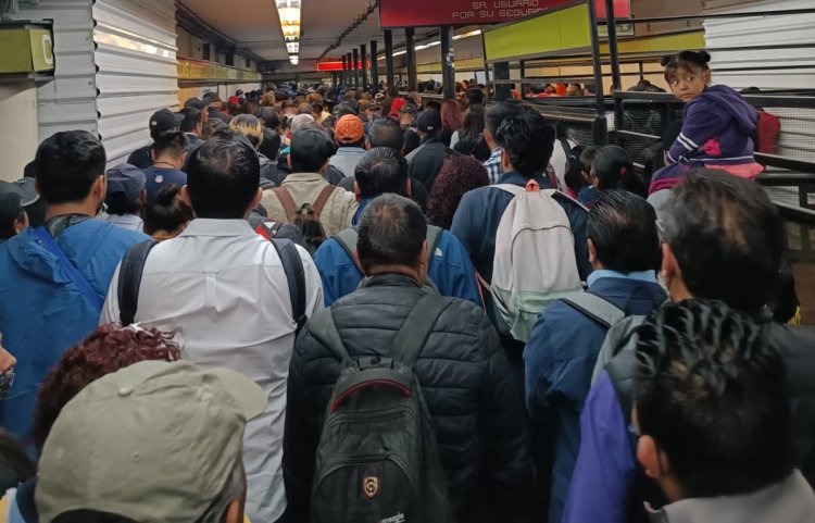 Metro de la CDMX sobresaturado durante regreso a clases