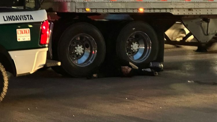 Joven muere atropellado por tráiler al norte de la CDMX