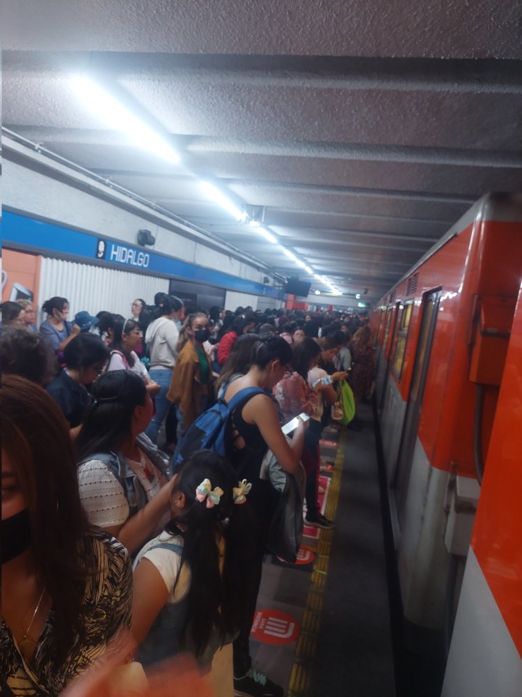 Suspenden servicio en línea 2 del metro por fallas en tren