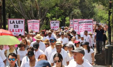 Marchan los potosinos en defensa de la SCJN