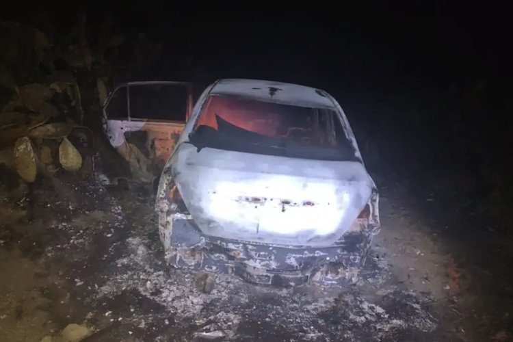 Encuentran cuerpo calcinado dentro de un auto en Axapusco, Edomex