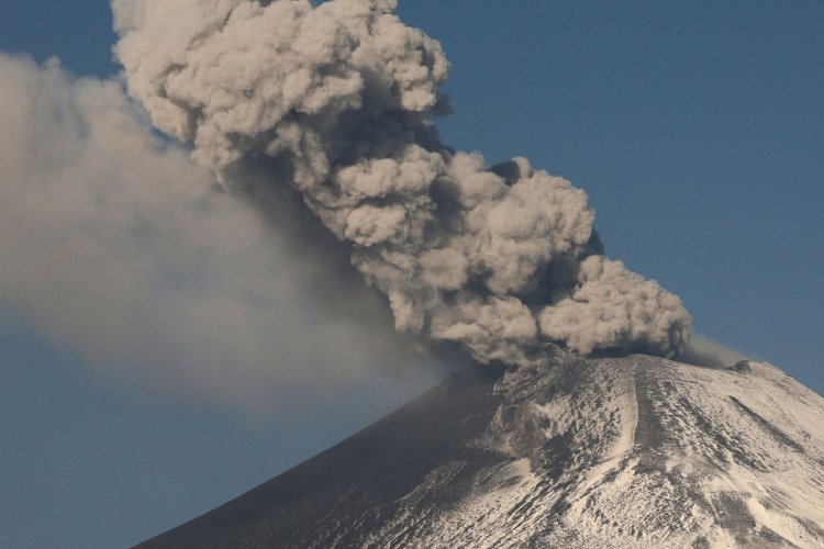 Encienden alertas en Puebla por actividad del Popocatépetl