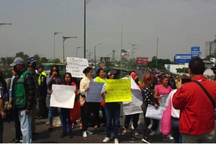 Padres de familia bloquean Insurgentes Norte; exigen seguridad en Kínder tras robos