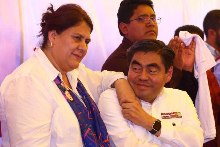 Viuda de Barbosa podría contender por la gubernatura de Puebla