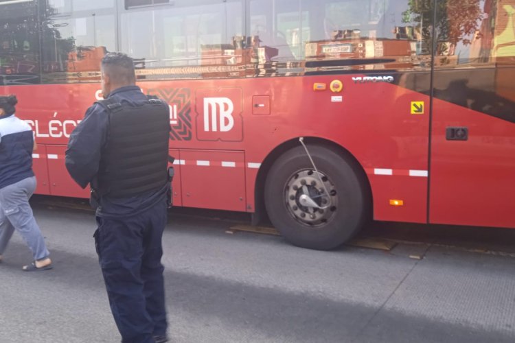 Niña de 12 años es atropellada por Metrobús en alcaldía Cuauhtémoc