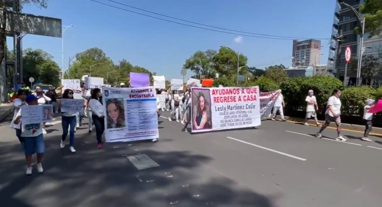 Marchan en Reforma para exigir Justicia por el feminicidio de Lesly
