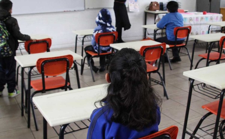 Anuncian regreso a clases presenciales en Puebla luego de disminución de actividad volcánica