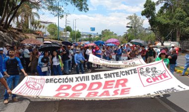 CNTE cerró Morelia con una caravana