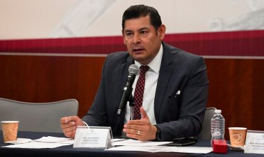 Alejandro Armenta buscará “ser corcholata” de los poblanos