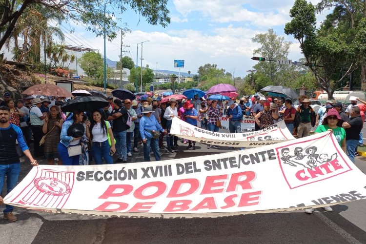 CNTE cerró Morelia con una caravana