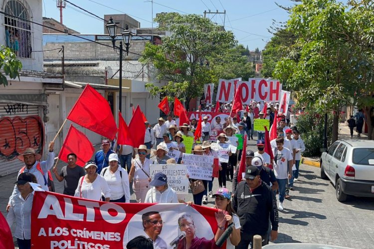 Antorchistas caminan en Guerrero por la paz y justicia para Conrado y Mercedes
