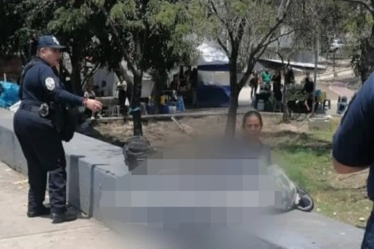 Muere joven de un infarto al esperar autobús en Naucalpan