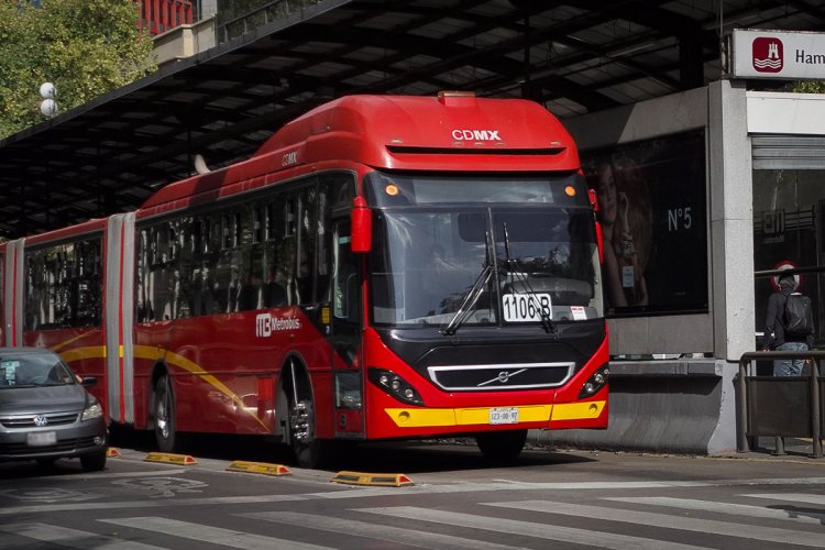 Metrobús de la CDMX anuncia cierre de estaciones por marcha del orgullo LGBT+