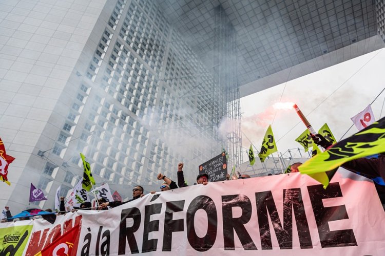 Reanudan protestas en Francia contra reforma de pensiones de Macron