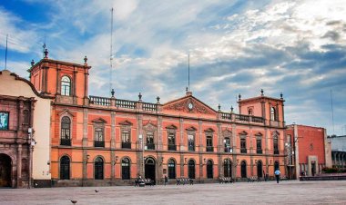 En SLP recortan gastos en educación