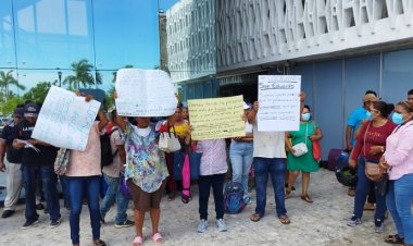 A 11 días de plantón frente a palacio de Gobierno, desalojados siguen sin ser escuchados