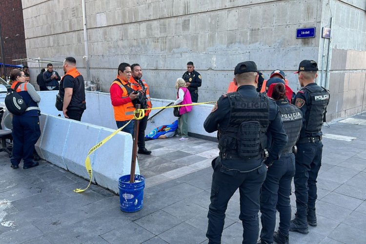 Muere adulto mayor presuntamente por infarto mientras salía del metro Bellas Artes