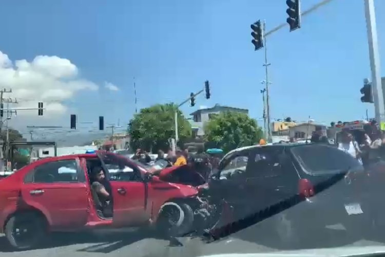 Cuatro personas heridas tras accidente en Ecatepec