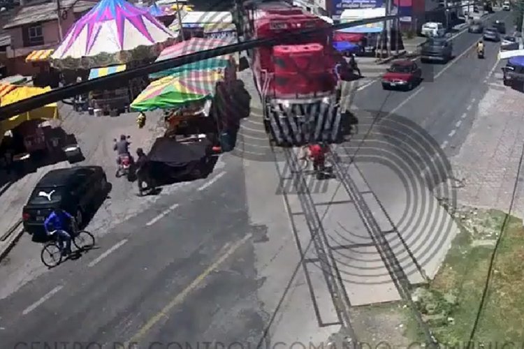 Tren embiste a ciclista y vive para contarlo, Tlaxcala