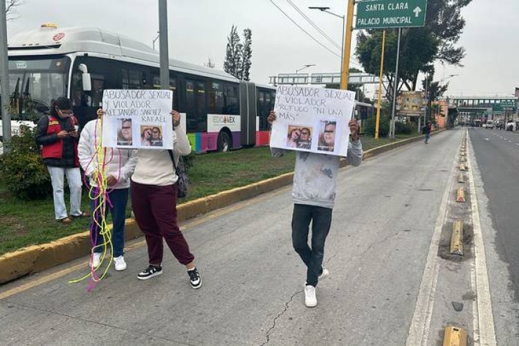 Bloquean vialidad en Ecatepec, piden detener a presunto violador de menores