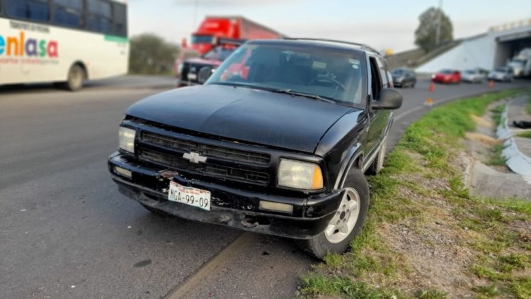 Motociclista pierde la vida al impactarse con camioneta