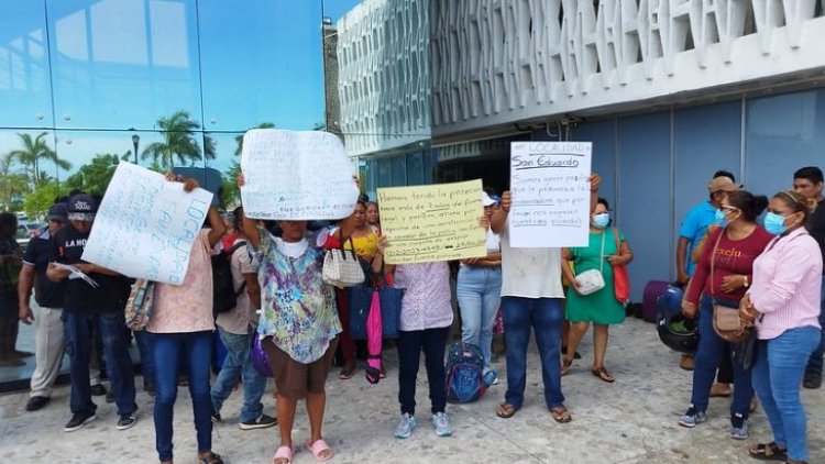 A 11 días de plantón frente a palacio de Gobierno, desalojados siguen sin ser escuchados