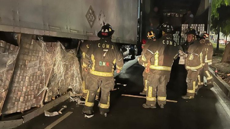 Accidente de tráiler sobre Calzada Ignacio Zaragoza