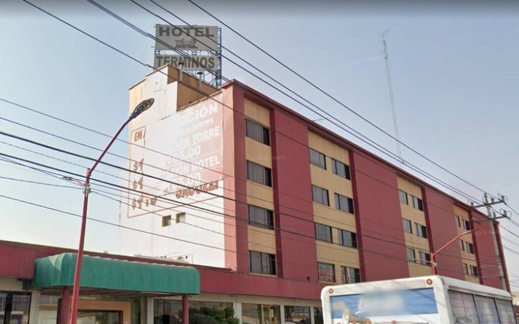 Encuentran a mujer muerta en hotel de la carretera México-Texcoco