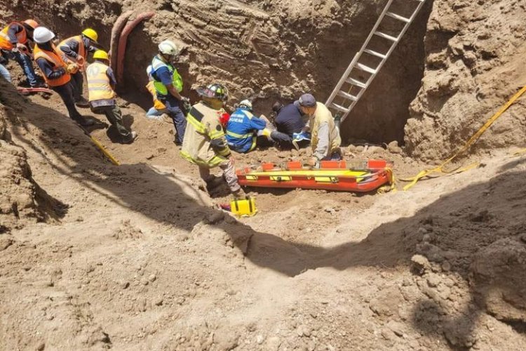 Tragedia: Tres muertos y dos heridos dejó un derrumbe en construcción a un costado de caseta de cobro de la Hortaliza