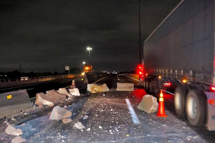 Tráiler choca en Ecatepec, Edomex; conductor cae más de 10 metros y sobrevive