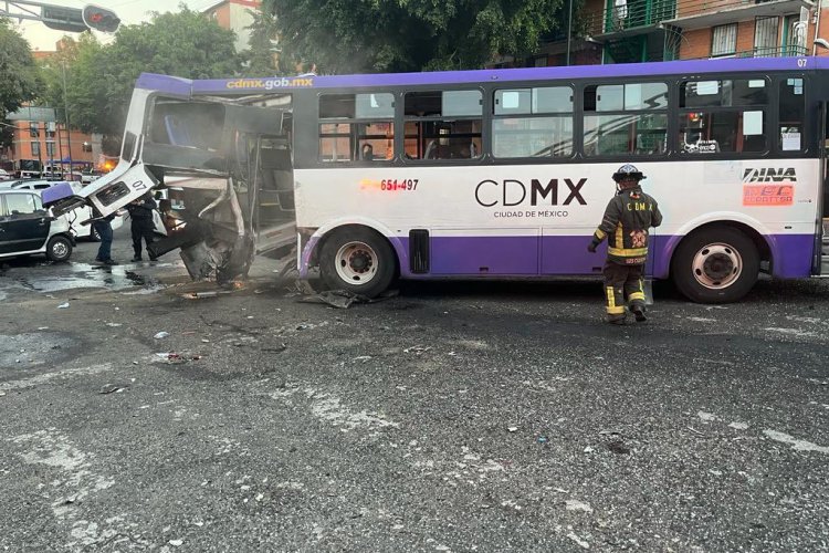 Accidente vial en la CDMX deja al menos 21 heridos