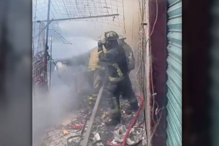 Se registra incendio en bodega de plásticos en la Merced, CDMX