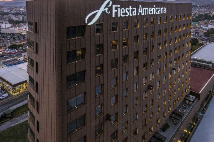 Encuentran hombre muerto en el interior del Hotel Fiesta Americana