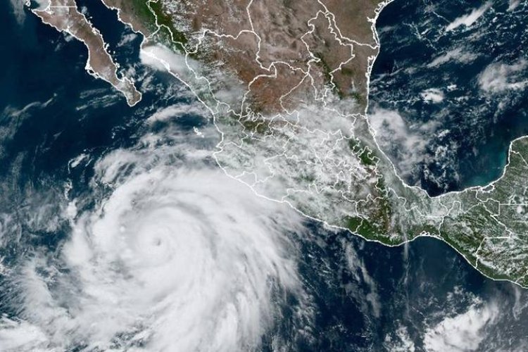 Huracán ‘Hilary’ se intensifica a fase 2