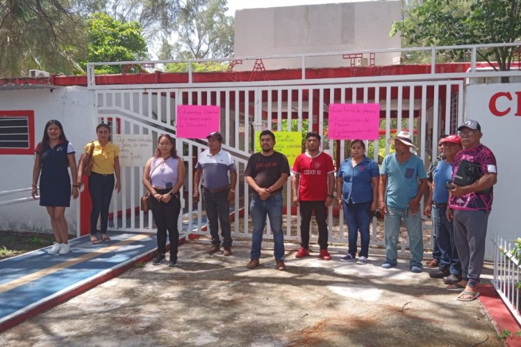 Maestros del Cecati en Ciudad del Carmen protestan por falta de personal