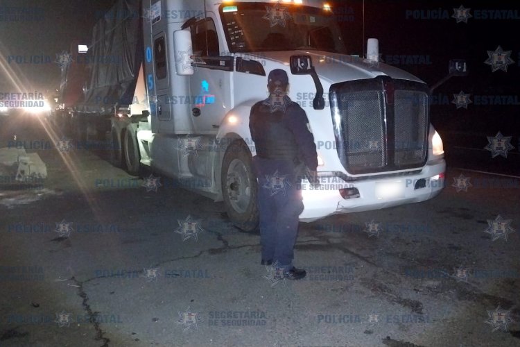 Aseguran 3 vehículos con reporte de robo, transportaban mercancía de más de un millón de pesos en el Edomex