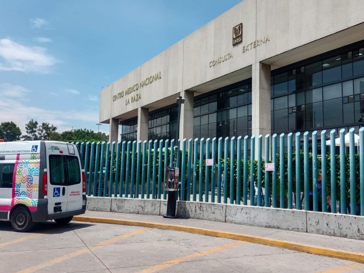 Video: De 6 elevadores, solo funciona uno dicen usuarios del Hospital del IMSS La Raza