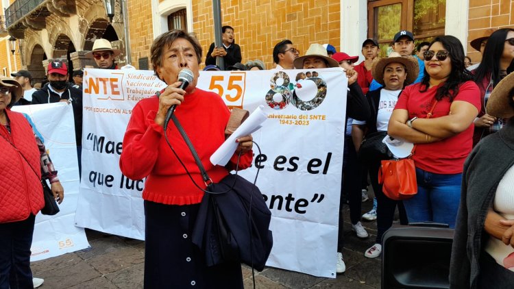 Tlaxcaltecas en contra del servicio médico exclusivo para servidores públicos